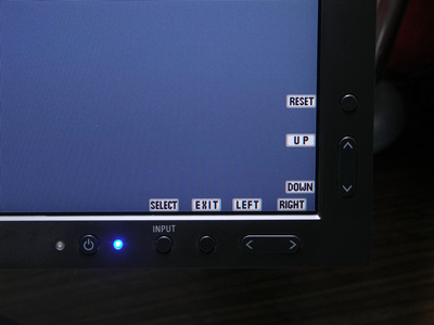 LCD2690WUXi 操作パネルとインジケータ