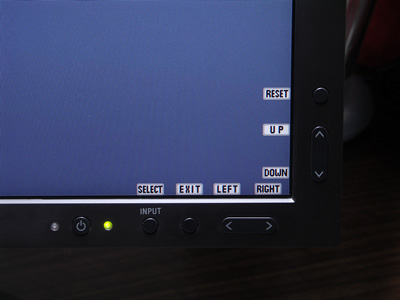 LCD2690WUXi 操作パネルとインジケータ